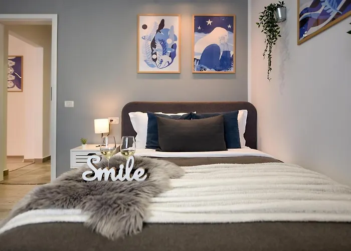 Modern Elegance In The Heart Of The City - romana Square Апартаменти *